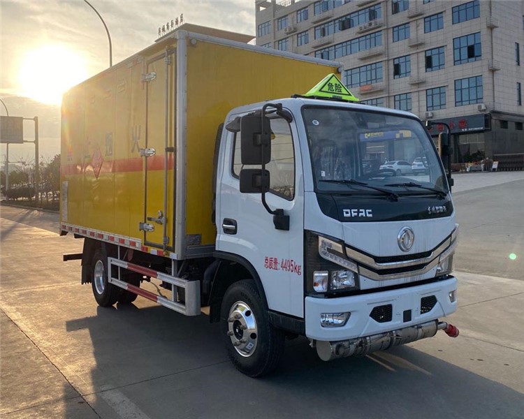 CSC5041XRQ6型易燃氣體廂式運輸車